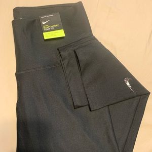 High Waist Nike Crop Leggings